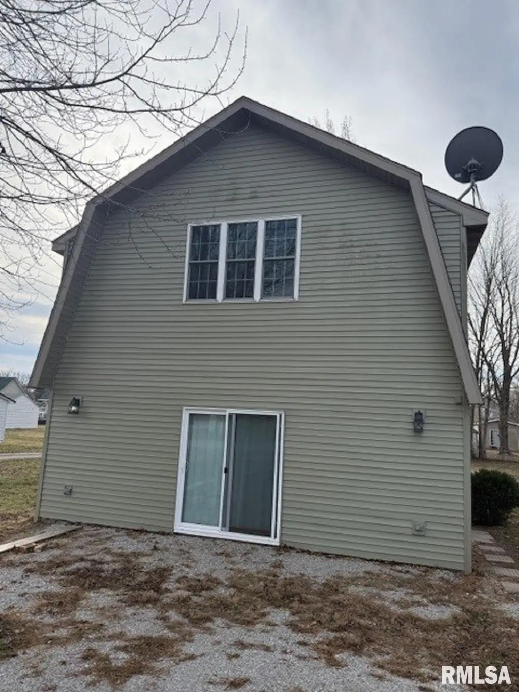 112 E Grand Avenue, Owaneco, IL 62555 - Image #1