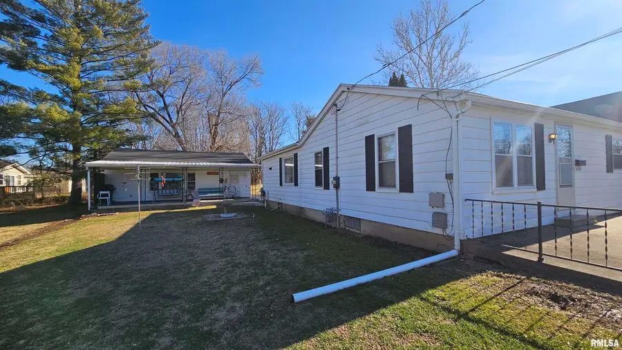 1080 N Fayette Street, Jacksonville, IL 62650 - Image #3