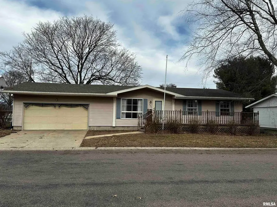 606 Hall Drive, Jacksonville, IL 62650 - Image #2