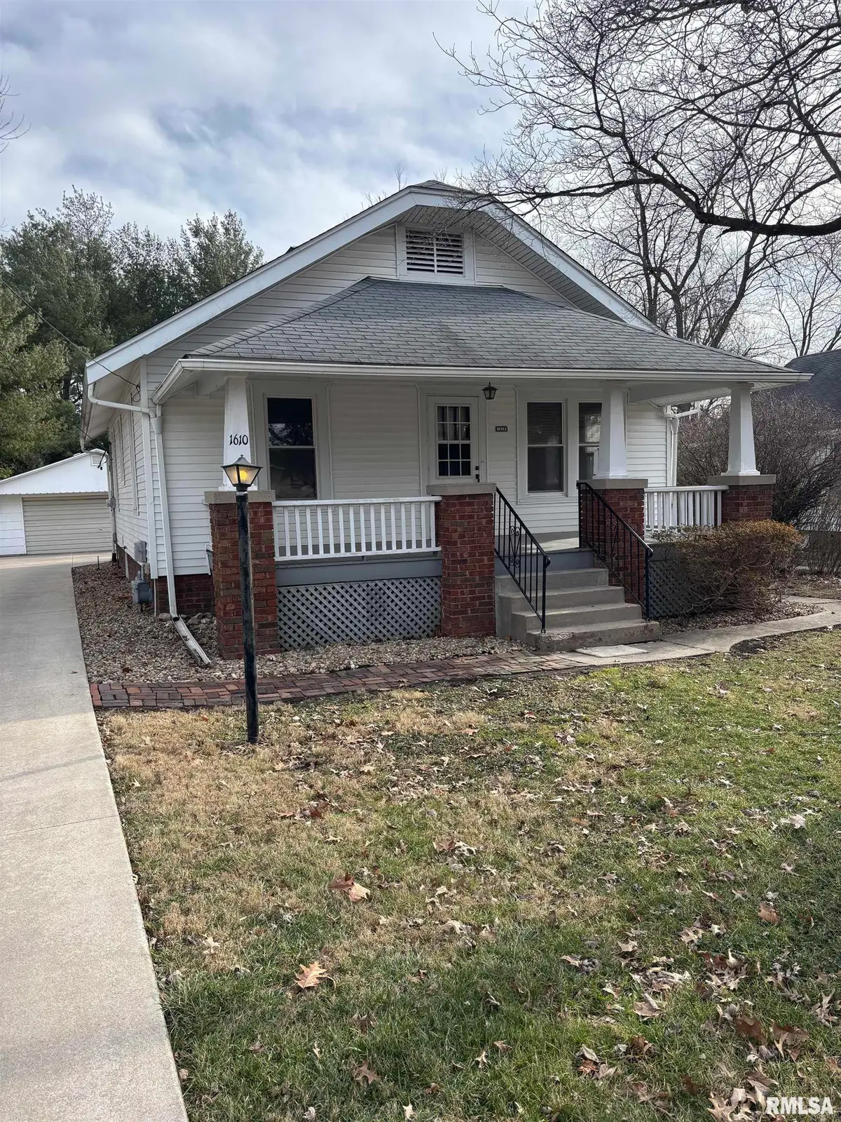 1610 S East Street, Jacksonville, IL 62650 - Image #1