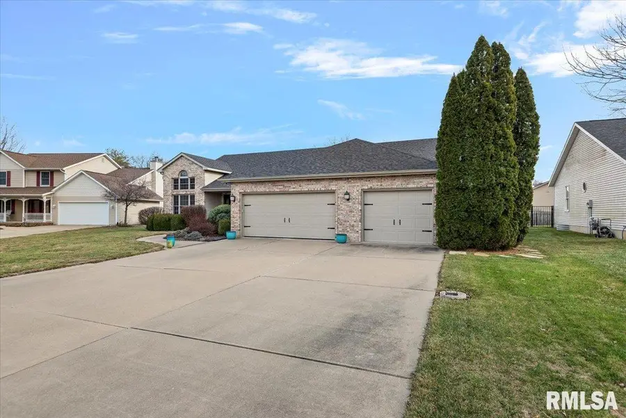 212 Gloucester Court, Chatham, IL 62629 - Image #3
