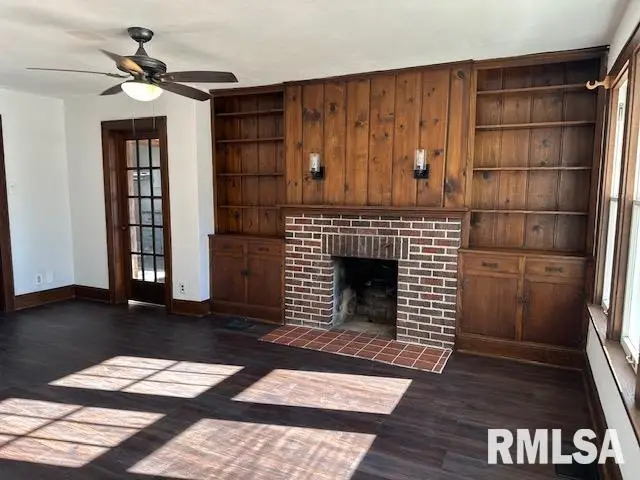 212 E Greenwood Avenue, Jacksonville, IL 62650 - Image #2