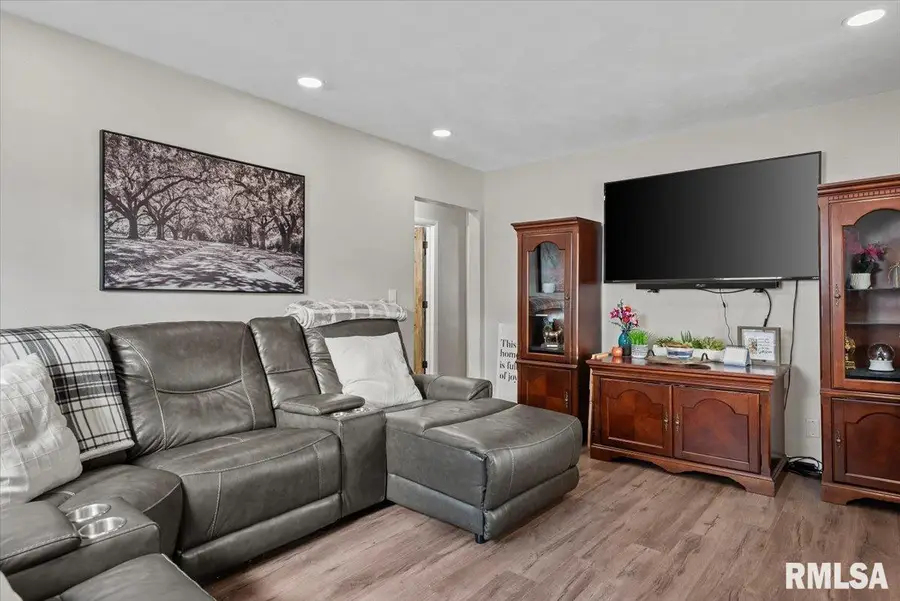 2945 S 3rd Street, Springfield, IL 62703 - Image #2