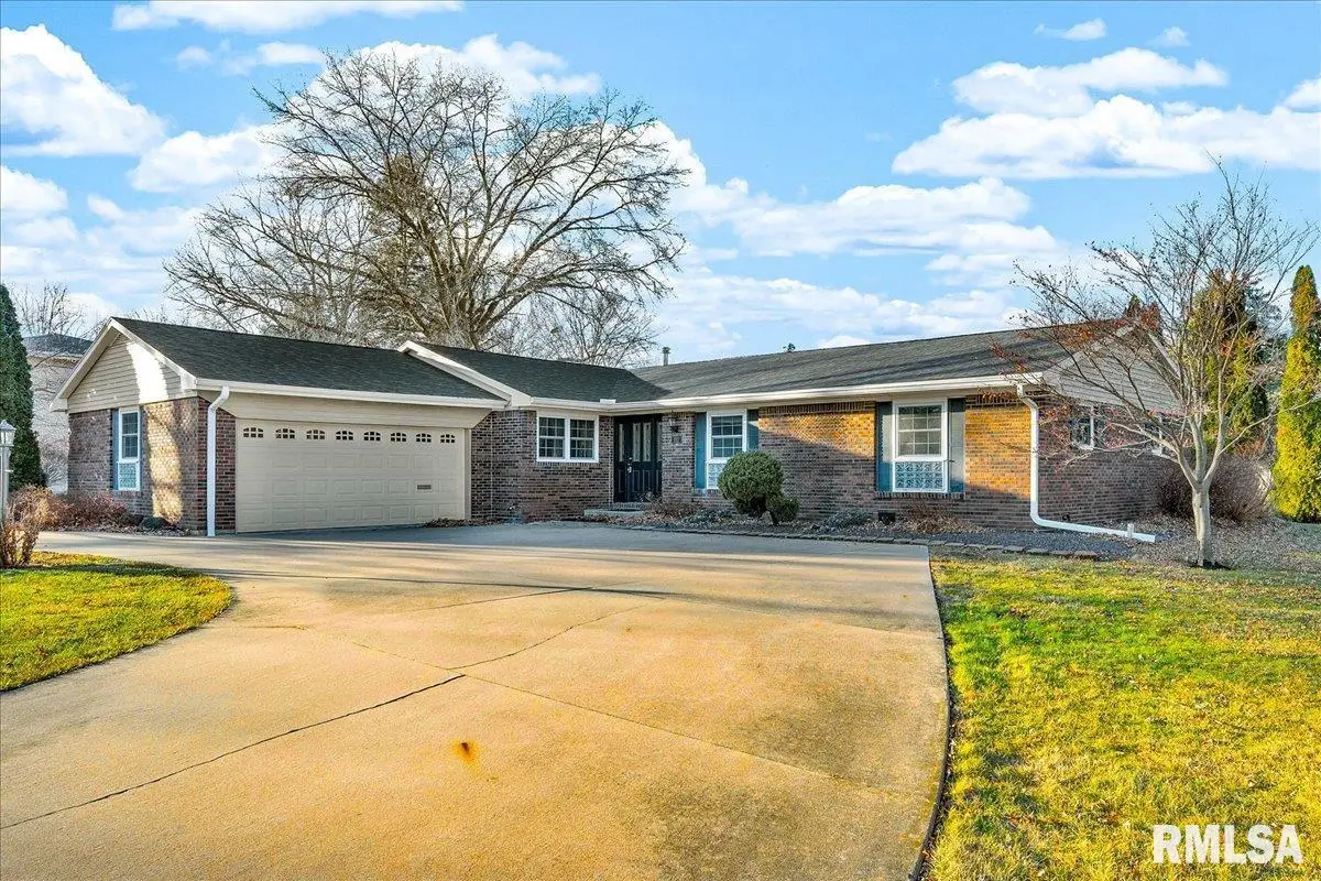 192 Potawatomi Road, Galesburg, IL 61401 - Image #1