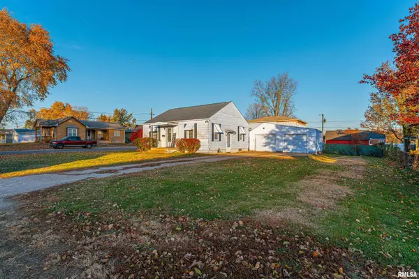 530 Grand Avenue, Lincoln, IL 62656