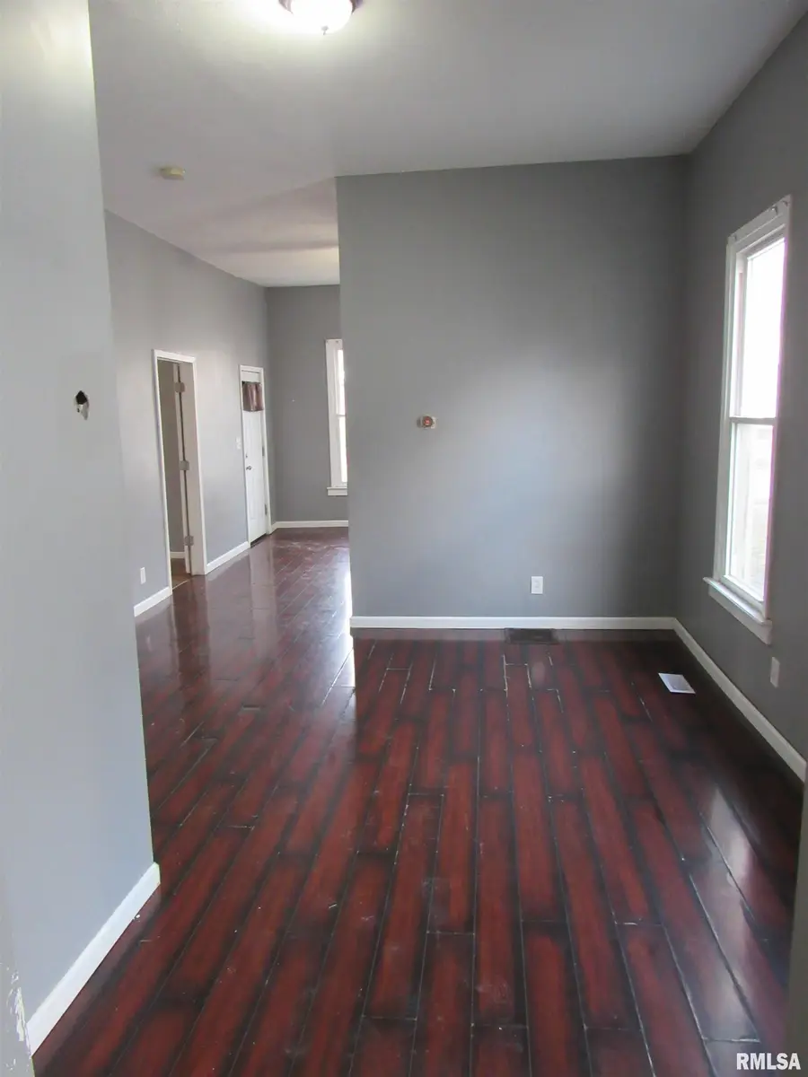 406 S East Street, Jacksonville, IL 62650 - Image #3
