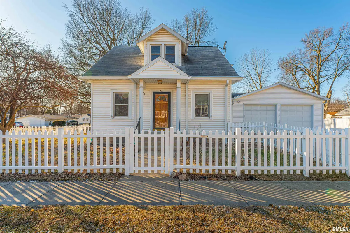 201 N Elm Street, Lincoln, IL 62656 - Image #1