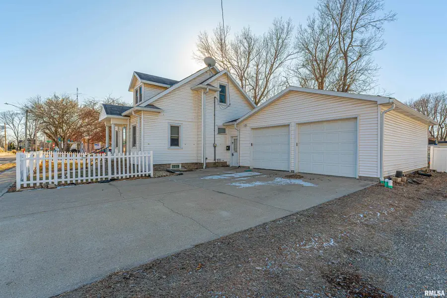 201 N Elm Street, Lincoln, IL 62656 - Image #3