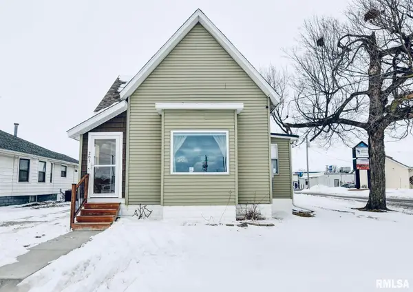 203 W Poplar Street, Taylorville, IL 62568