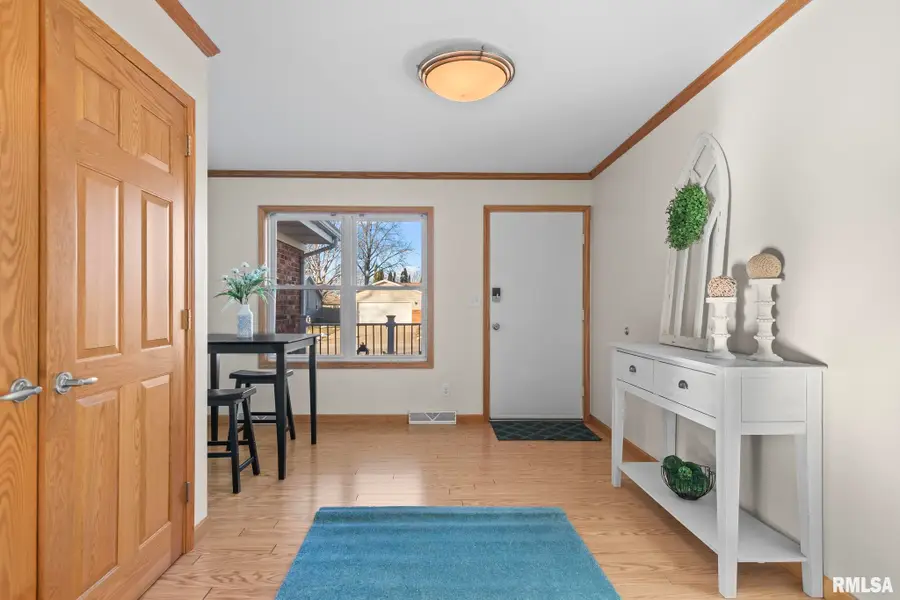 814 Hackberry Road, Chatham, IL 62629 - Image #3