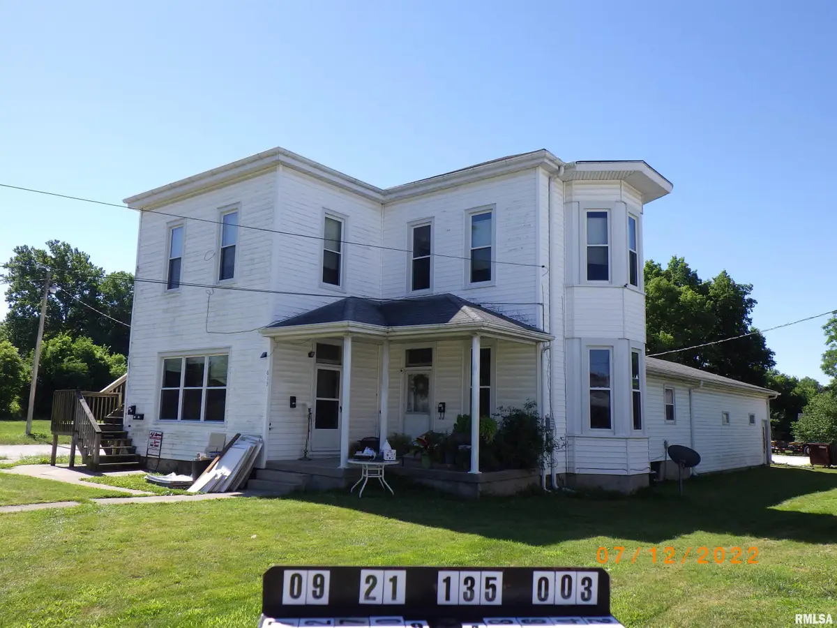 613 E College Avenue #4, Jacksonville, IL 62650 - Image #1