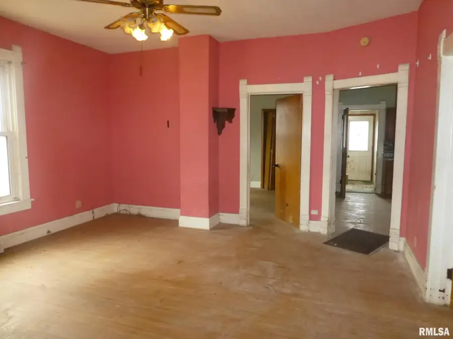 210 N 2nd Street, Easton, IL 62633 - Image #3