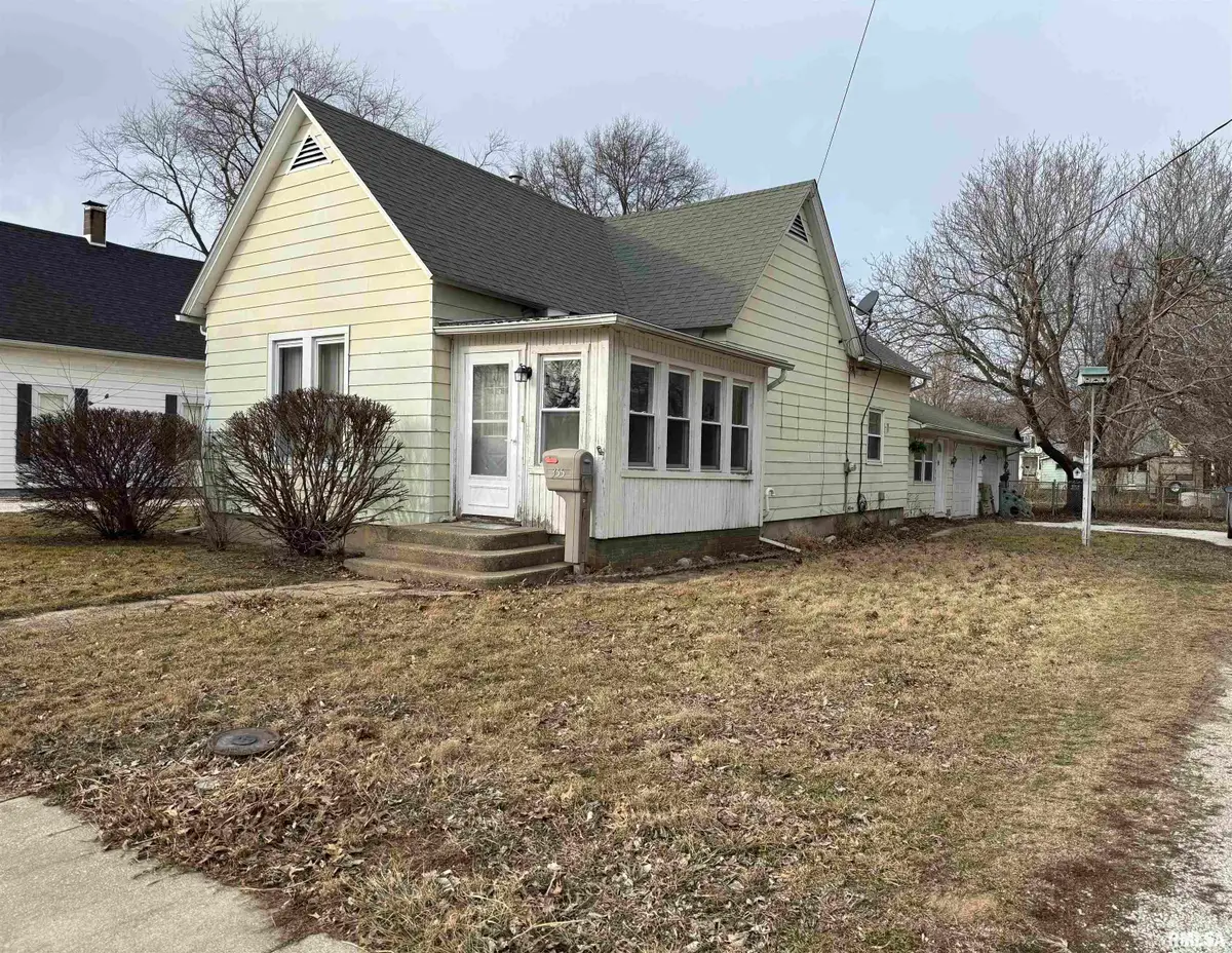 355 W Elm Street, Waverly, IL 62692 - Image #1