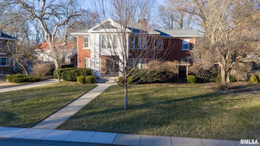 1037 Woodland Avenue, Springfield, IL 62704 - Image #2