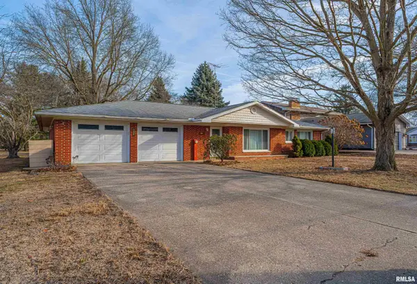 621 N Vine Street, Mt Pulaski, IL 62548