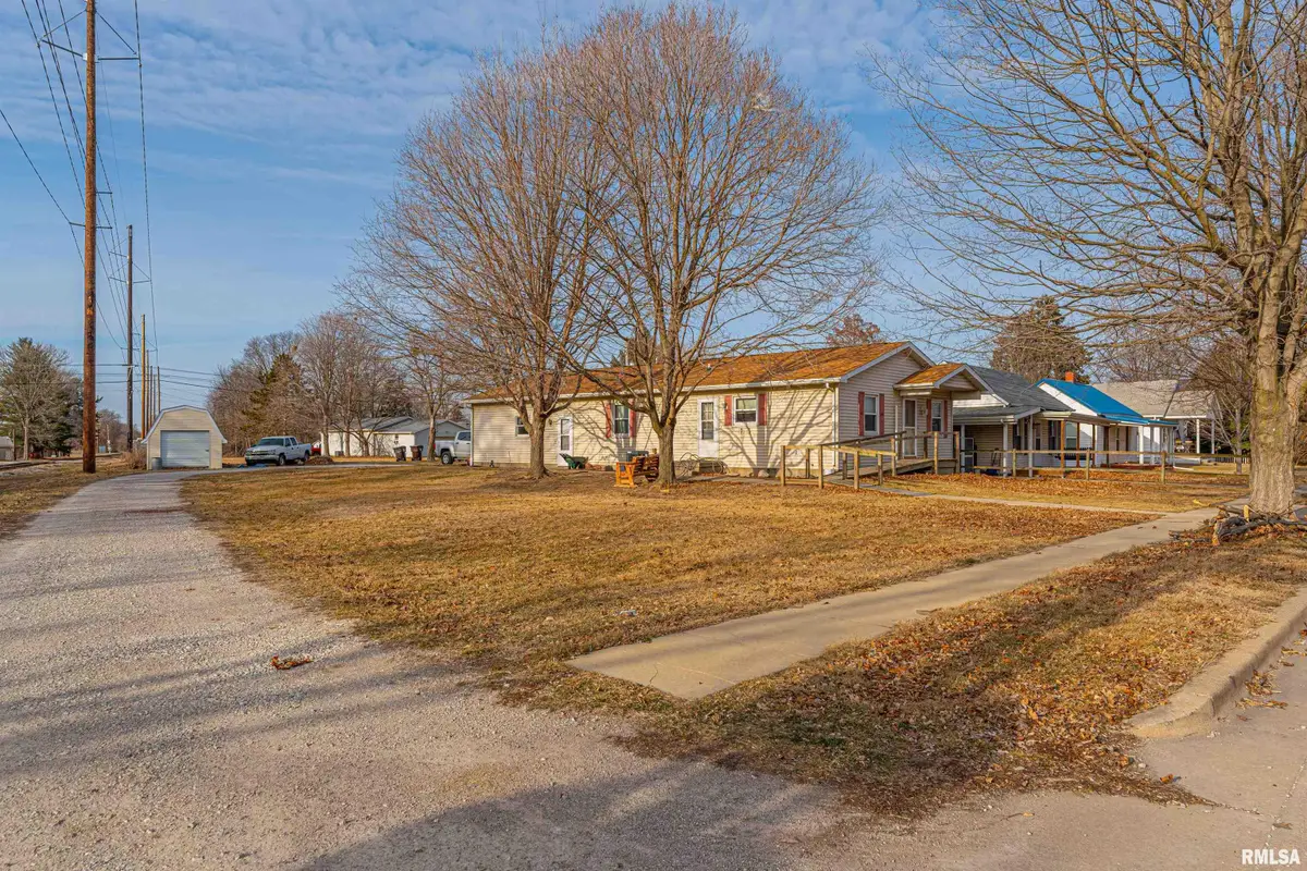 1109 N Logan Street, Lincoln, IL 62656 - Image #1