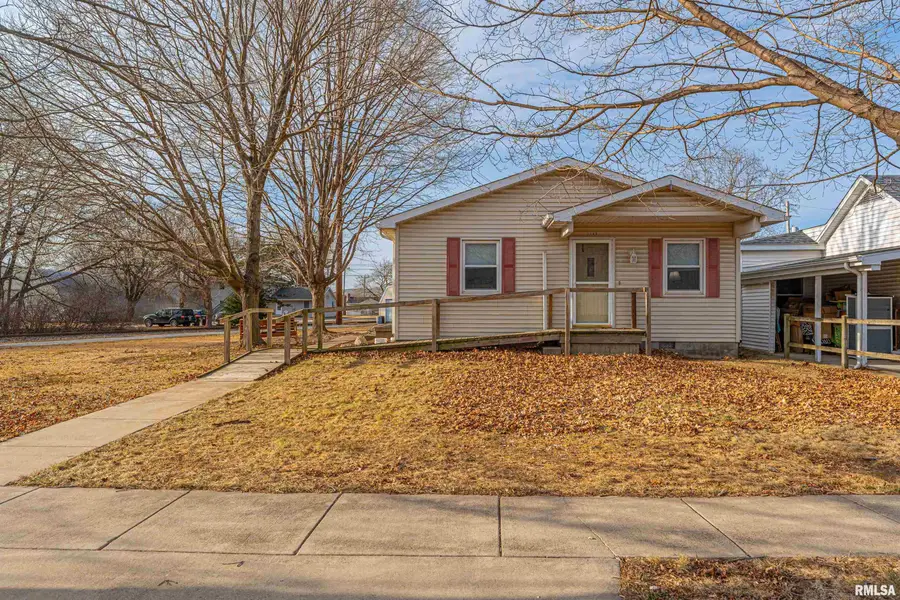 1109 N Logan Street, Lincoln, IL 62656 - Image #2