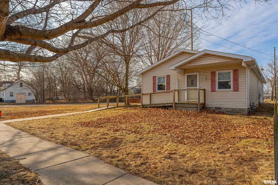 1109 N Logan Street, Lincoln, IL 62656 - Image #3