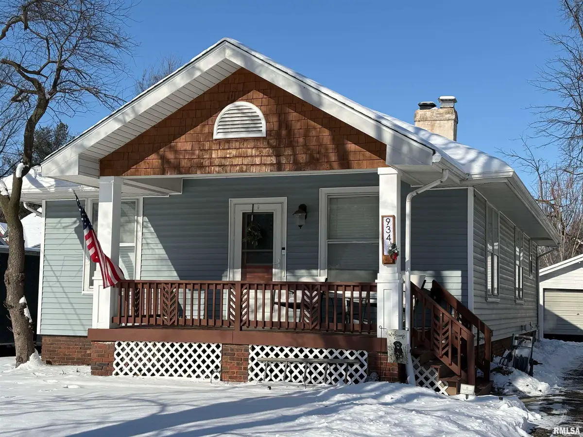 934 Douglas Avenue, Jacksonville, IL 62650 - Image #1