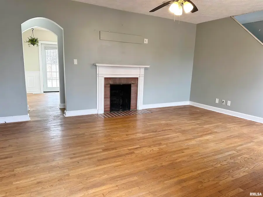 509 Woodland Place, Jacksonville, IL 62650 - Image #3