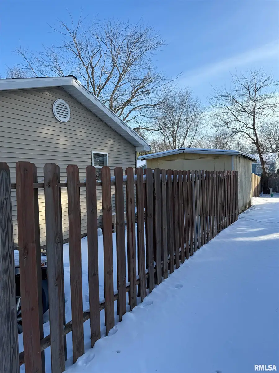 13 Sommerset Drive, Jacksonville, IL 62650 - Image #2