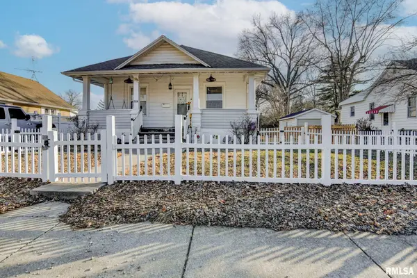 1114 W Adams Street, Taylorville, IL 62568