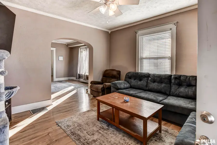 1114 W Adams Street, Taylorville, IL 62568 - #2