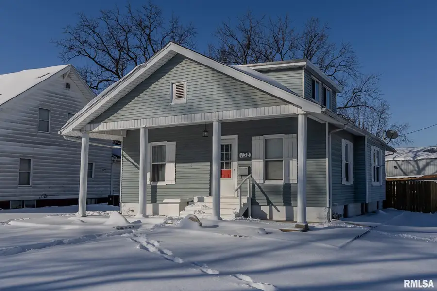 132 E Buchanan Street, Carlinville, IL 62626 - Image #3