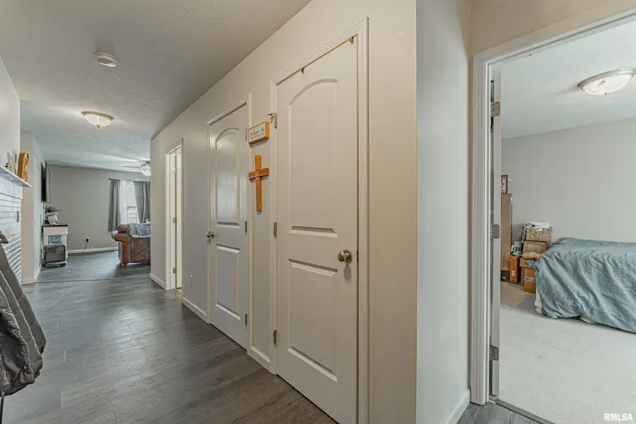 2904 Breezewood Boulevard, Bloomington, IL 61704 - Image #3