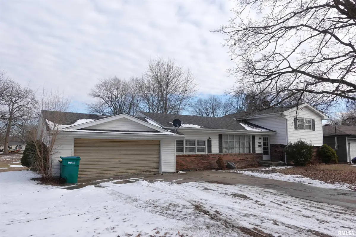 895 Pine Street, Galesburg, IL 61401 - #1