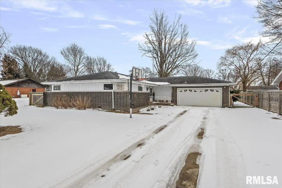 721 E Gibson Street, New Berlin, IL 62670 - #1