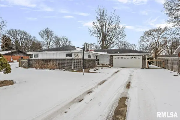 721 E Gibson Street, New Berlin, IL 62670