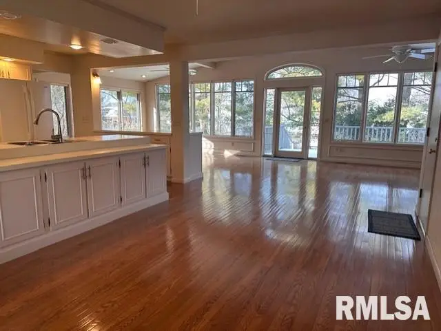 6 Ivywood Drive, Jacksonville, IL 62650 - #2