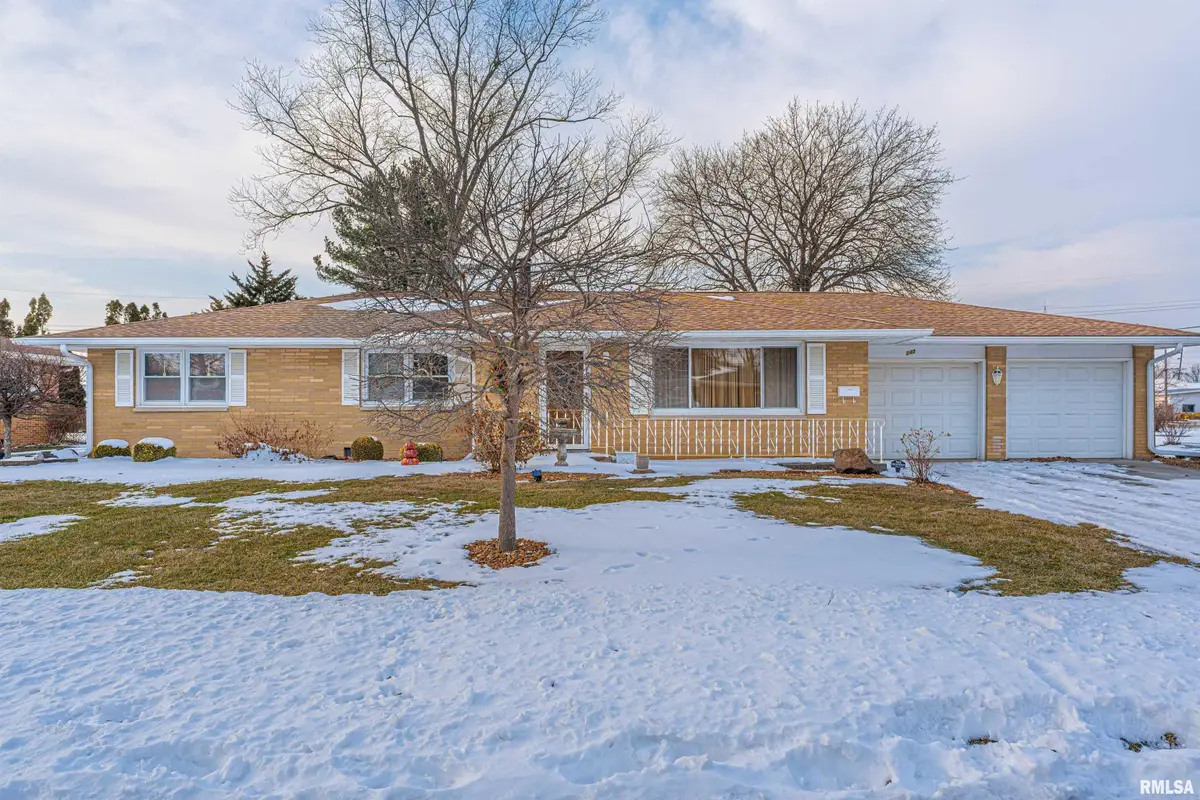 240 Regent, Lincoln, IL 62656 - #1