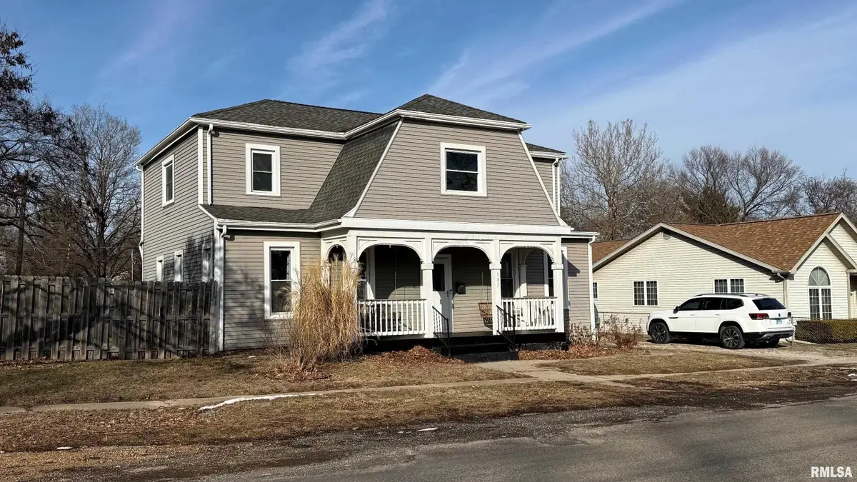 107 E Rutledge Avenue, Petersburg, IL 62675 - #1