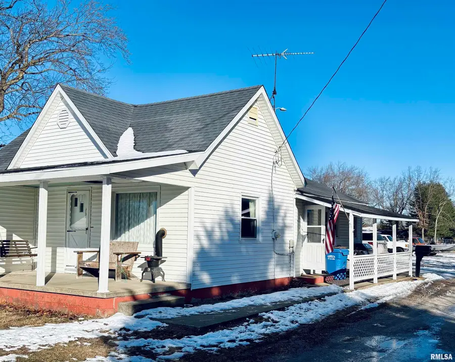 10 Lewis Street, Mechanicsburg, IL 62545 - Image #2