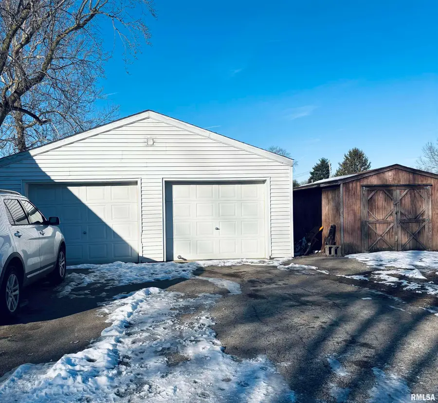 10 Lewis Street, Mechanicsburg, IL 62545 - Image #3