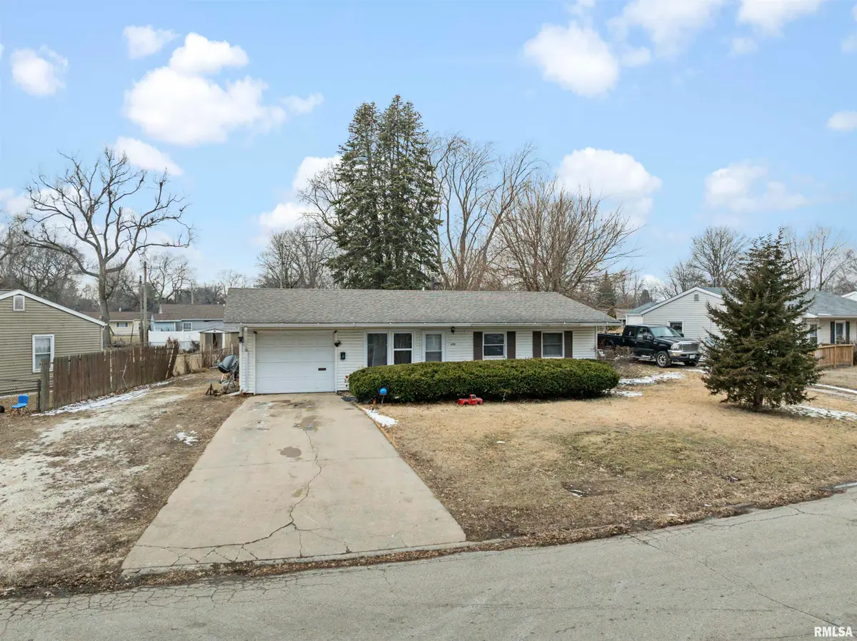 1490 Meadow Drive, Galesburg, IL 61401 - #1