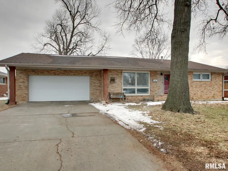 1213 S 24th Street, Quincy, IL 62301 - #2