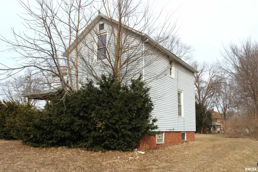 507 W Brooks Street, Galesburg, IL 61401 - #2