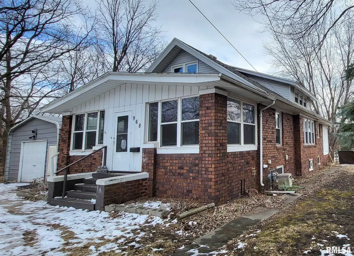 968 E Grove Street, Galesburg, IL 61401 - #1