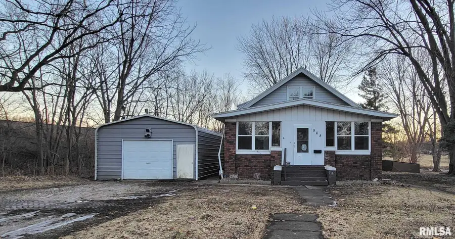 968 E Grove Street, Galesburg, IL 61401 - #2