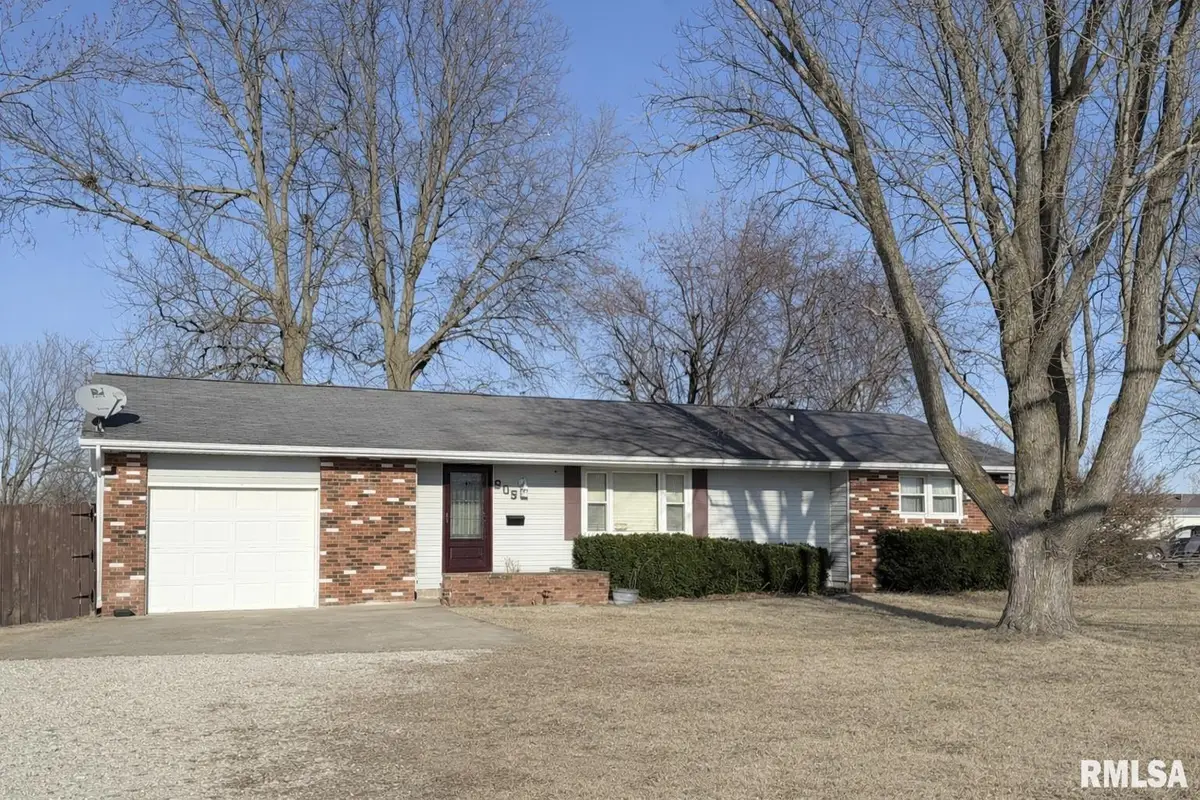 905 W Palmer Street, Abingdon, IL 61410 - #1
