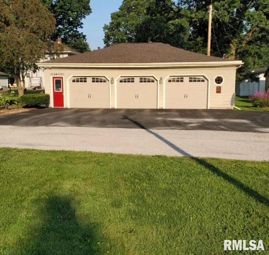 110 S Blair Street, Virden, IL 62690 - #3