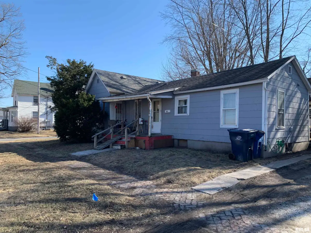 401 W 3rd Avenue, Monmouth, IL 61462 - #1