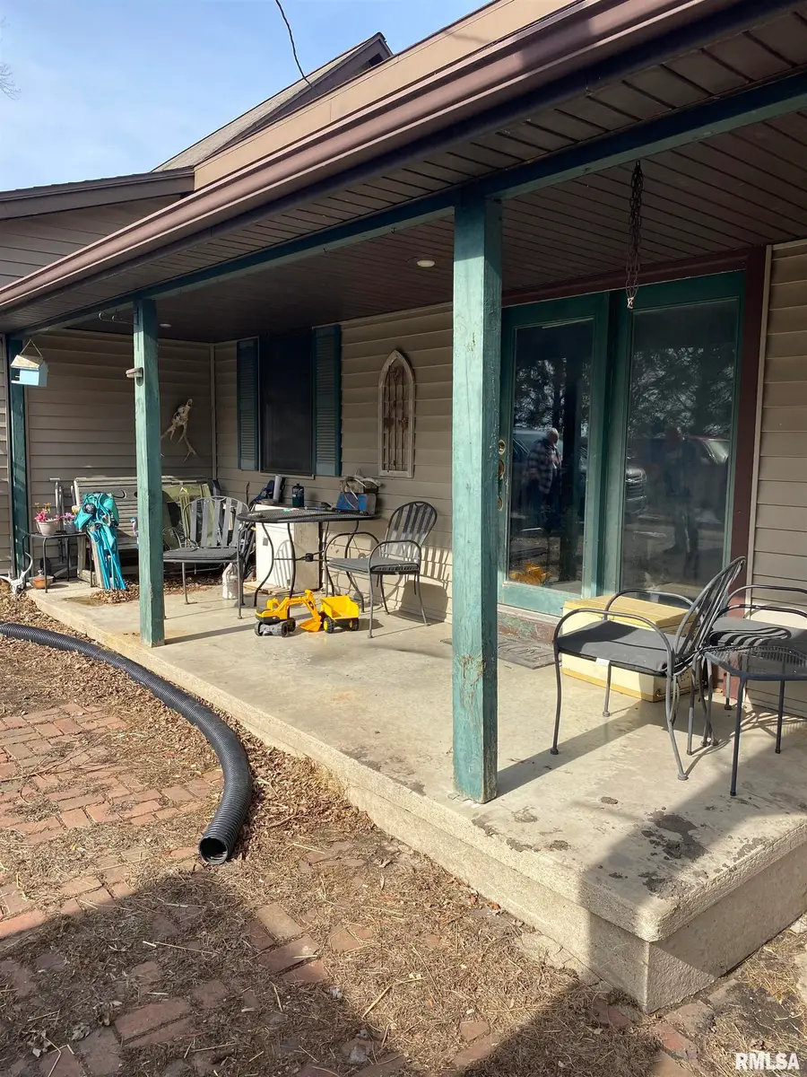 842 Flinn Road, Franklin, IL 62638 - #3