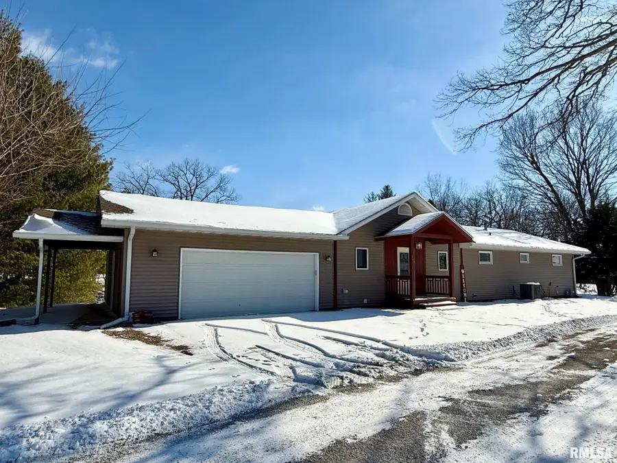 197 Chestnut Place, Petersburg, IL 62675 - #2