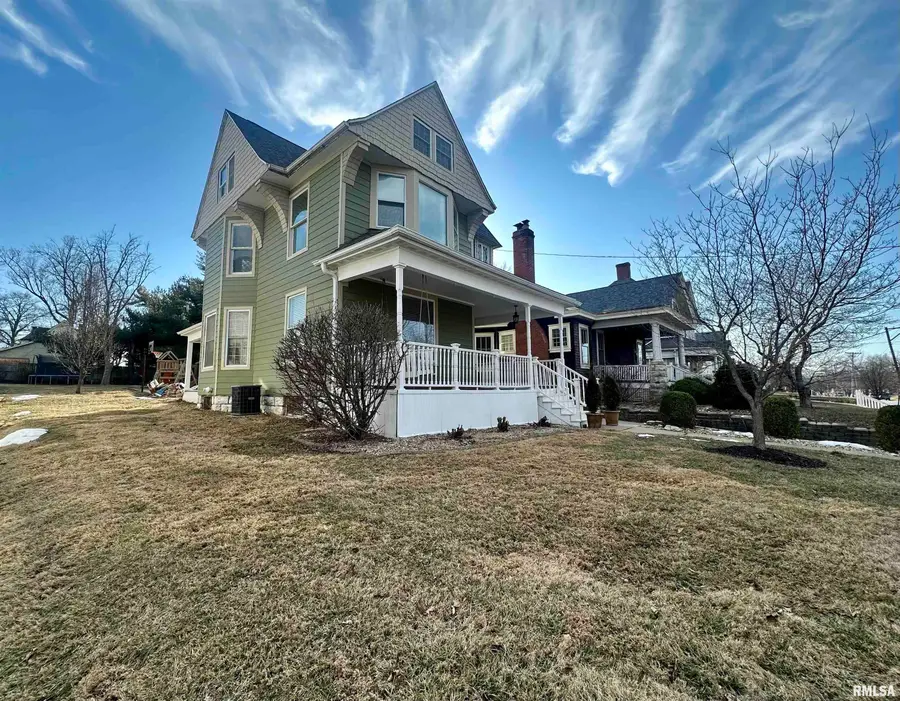 2238 Hampshire Street, Quincy, IL 62301 - #3