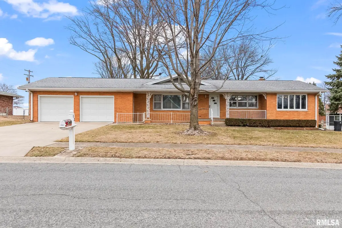 13 Knollwood Drive, Sherman, IL 62684 - #1