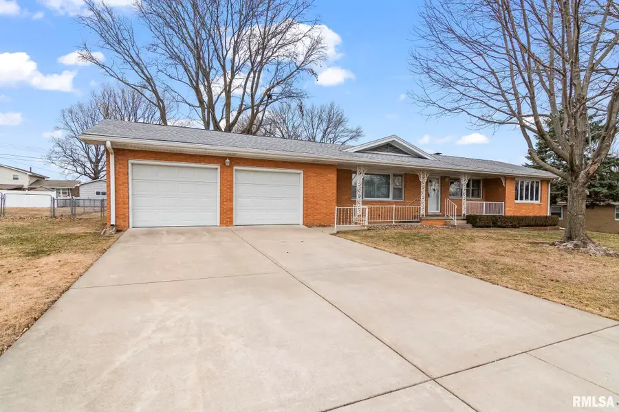 13 Knollwood Drive, Sherman, IL 62684 - #3
